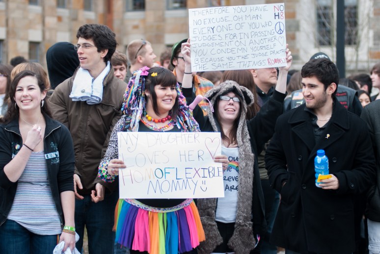 Vassar College | Westboro Baptist Church | Poughkeepsie Protest | Counter Picket