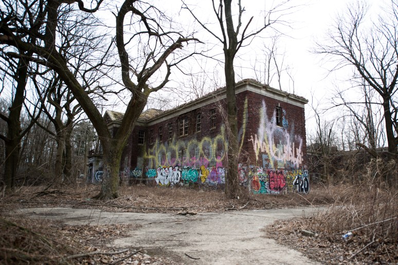 Urban Decay | New York City Farm Colony | Staten Island | Exploration | Photography | Architecture