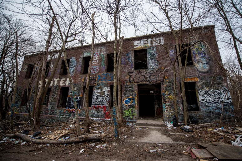 Urban Decay | New York City Farm Colony | Staten Island | Exploration | Photography | Architecture