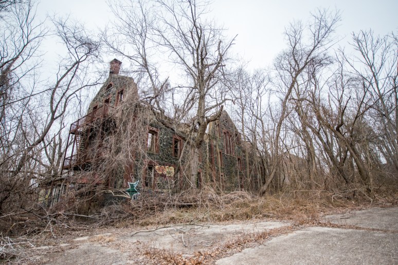 Urban Decay | New York City Farm Colony | Staten Island | Abandoned Places | Photography | Architecture
